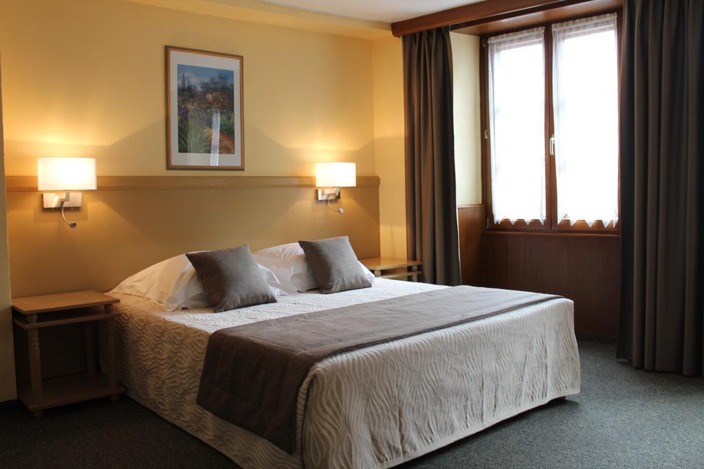 Auberge Des Trois Chateaux Eguisheim Ngoại thất bức ảnh