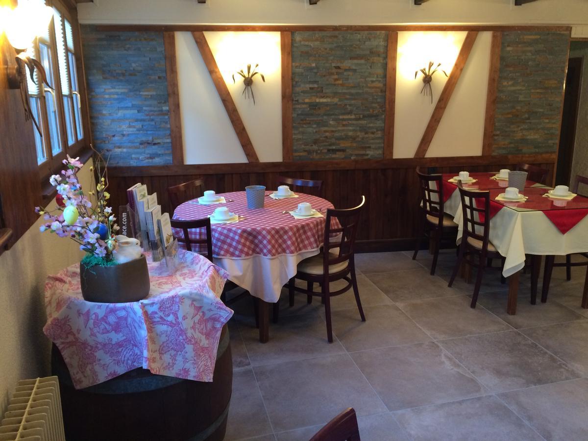 Auberge Des Trois Chateaux Eguisheim Ngoại thất bức ảnh
