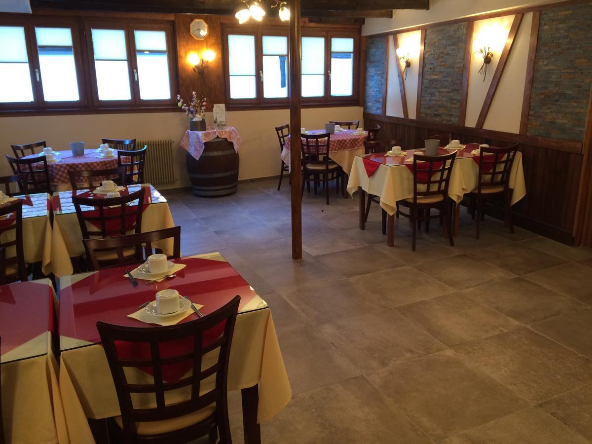 Auberge Des Trois Chateaux Eguisheim Ngoại thất bức ảnh