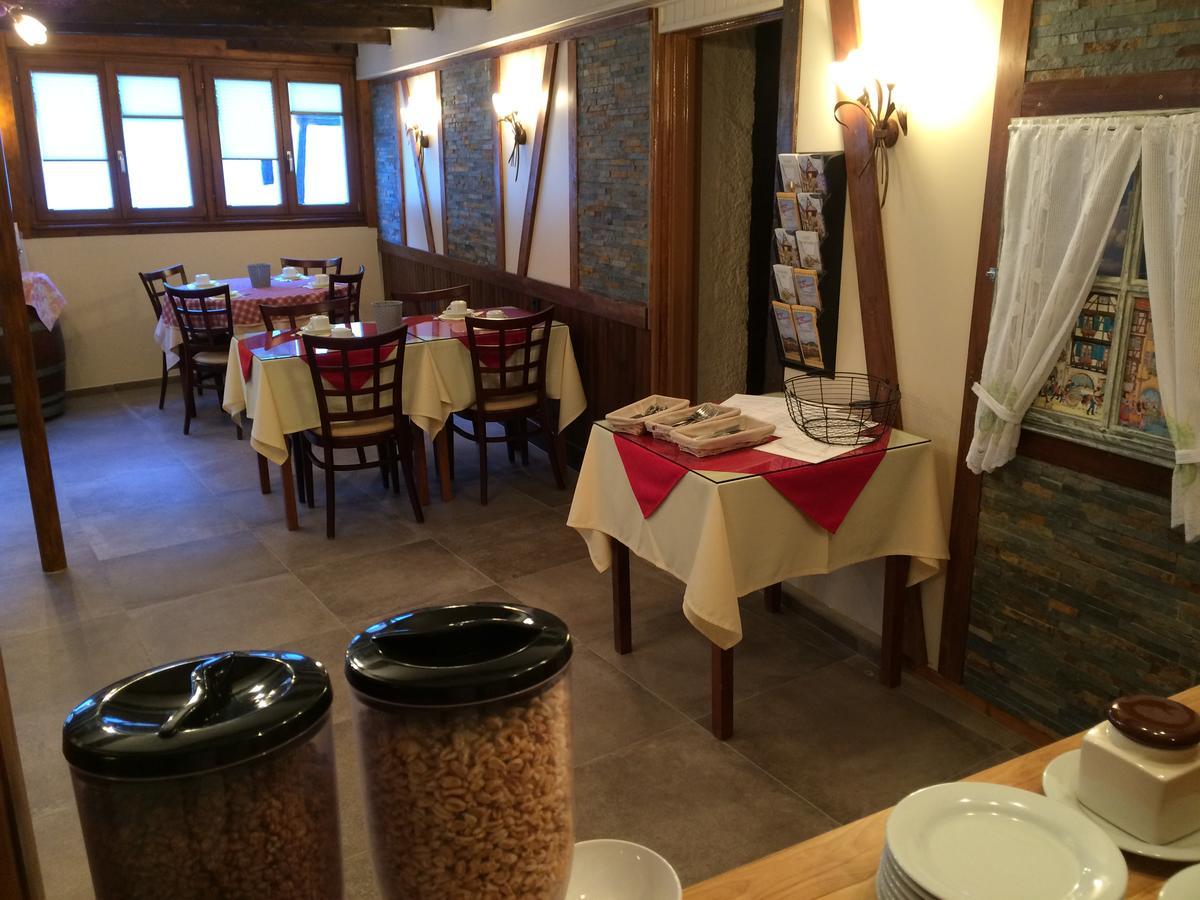 Auberge Des Trois Chateaux Eguisheim Ngoại thất bức ảnh